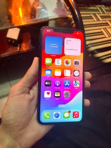 iPhone 11 Pro Max { Fix Price }