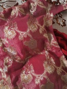 Padded Maroon &amp; Gold Kurta Set With Chunni