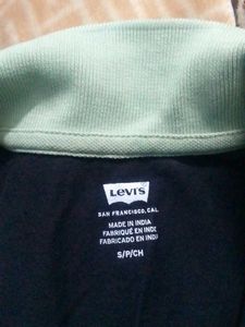 ORIGINAL LEVI'S POLO STYLE TSHIRT (S size)