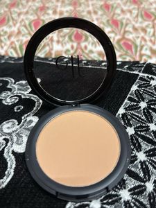 e.l.f. Compact.. absolutely unused