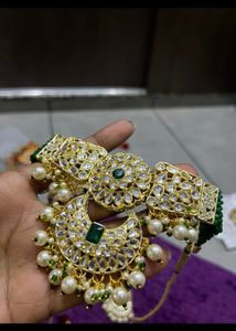 Exquisite Emerald Kundan Jewelry Set
