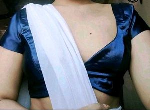 Deep Neck Non Padded 1 Hook Backless Blouse