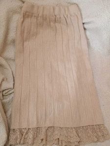 Ribbed Knit Skirt with Lace Trim