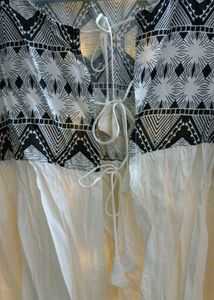 Black And White Printed A-Line Shrug Free Size