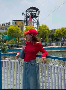 New me gathered top
