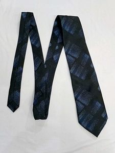 Stylish Patterned Tie