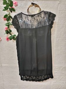 Size L 🎁Buy 2 Get 1 Free 🎁Lace Detail Top