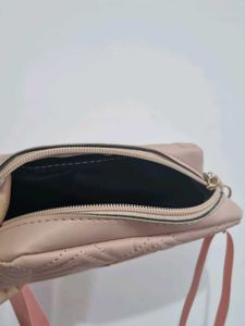 This light peach color Sling Bag 🩷