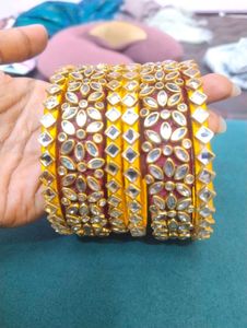 Elegant Kundan Bangle Set