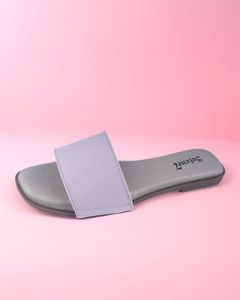 Flats With multi-styling Straps