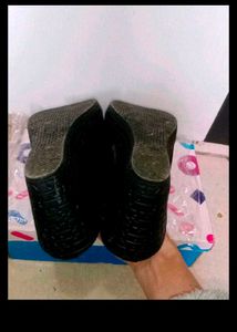 Black Heels With Gift