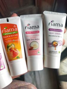 Fiama Travel Kit &amp; Soap, Mini Bath &amp; Body Combo