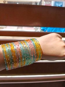 trendy colourful transparent glass bangles