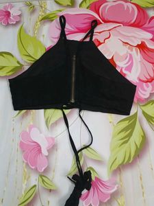 (1300)Black Halter Crop Top