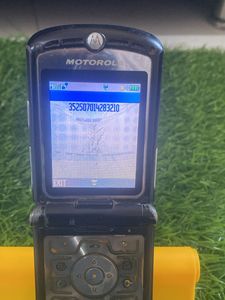 Motorola V3