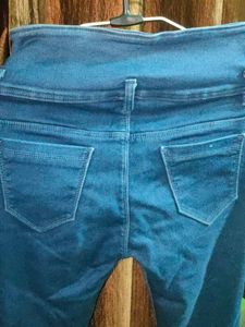 Stylish Blue High-Waisted Jeans