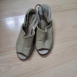 Used Block Heel Beige Sandals From Khadims