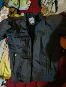 Nike Men&#39;s sports  Pullover L size