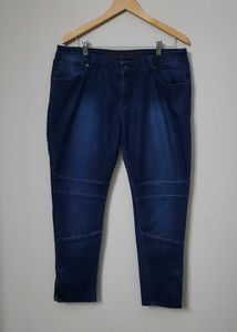 Blue Solid Ankle Length MidRise Casual Women Jeans