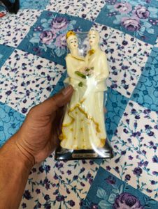Loving Couple Statue Figurine Showpiece (8 inches)