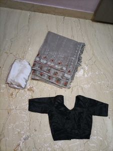 New Saree With Blouse &amp; Peticoat.