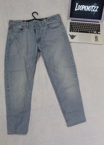 Levi Light Wash Denim Jeans