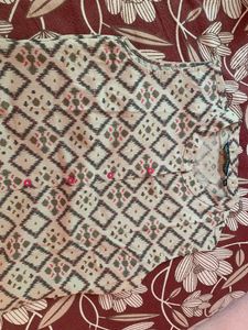 Printed Sleeveless Straight Kurta
