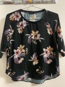 ONLY floral Black boxy Top