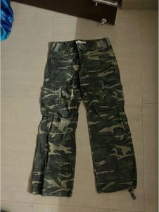 Cargo Pants with details