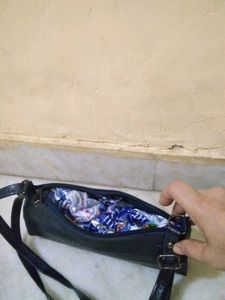 Black Hanging Bag