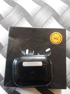 Black Earbuds