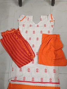 Floral Embroidered Kurti