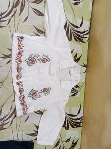 Short Jean And Crop Shirt