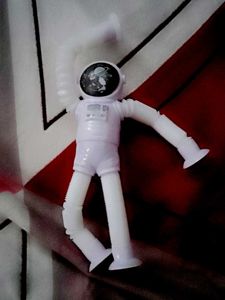 Bendable Astronaut Toy 🪀🧸 Y2K Vintage Kids Pro