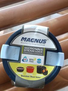 Magnus Microwave Steam Lock Container