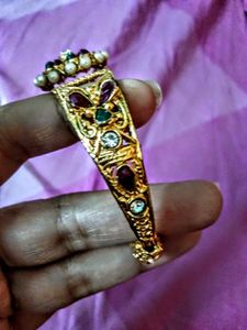 Elegant Gold-Toned Bangle