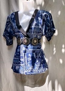 611210. Retro Print Top