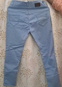 STYLISHT LIGHT BLUE JEANS FOR WOMEN&#39;S