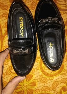 Retro Style Black Loafers