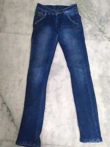 Men’s Blue Cotton Denim Jeans – Size 28 (70 cm)
