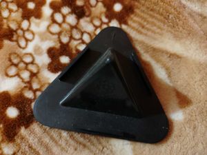 Pyramid Stand Mobile Holder Black
