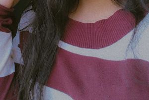 Maroon And White Colour Sweatshirt For Women ✨