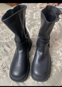 Black Boots