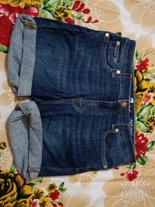 Short Denim Selling