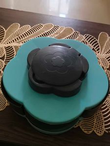 Rotating Snack Box