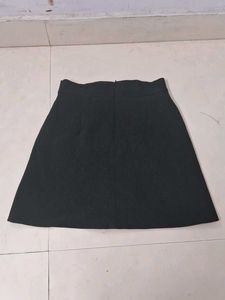 Chic Black Mini Skirt
