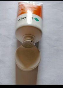 The Derma Co Hyaluronic Aqua Gel Sunscreen