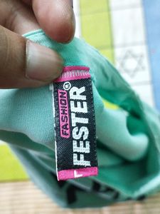 Women&#39;s Top | Size- L |