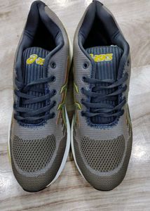Asics Sneakers