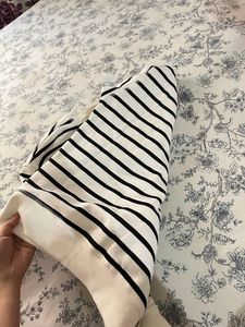 H&amp;M Sweatshirt in Newest Condition.